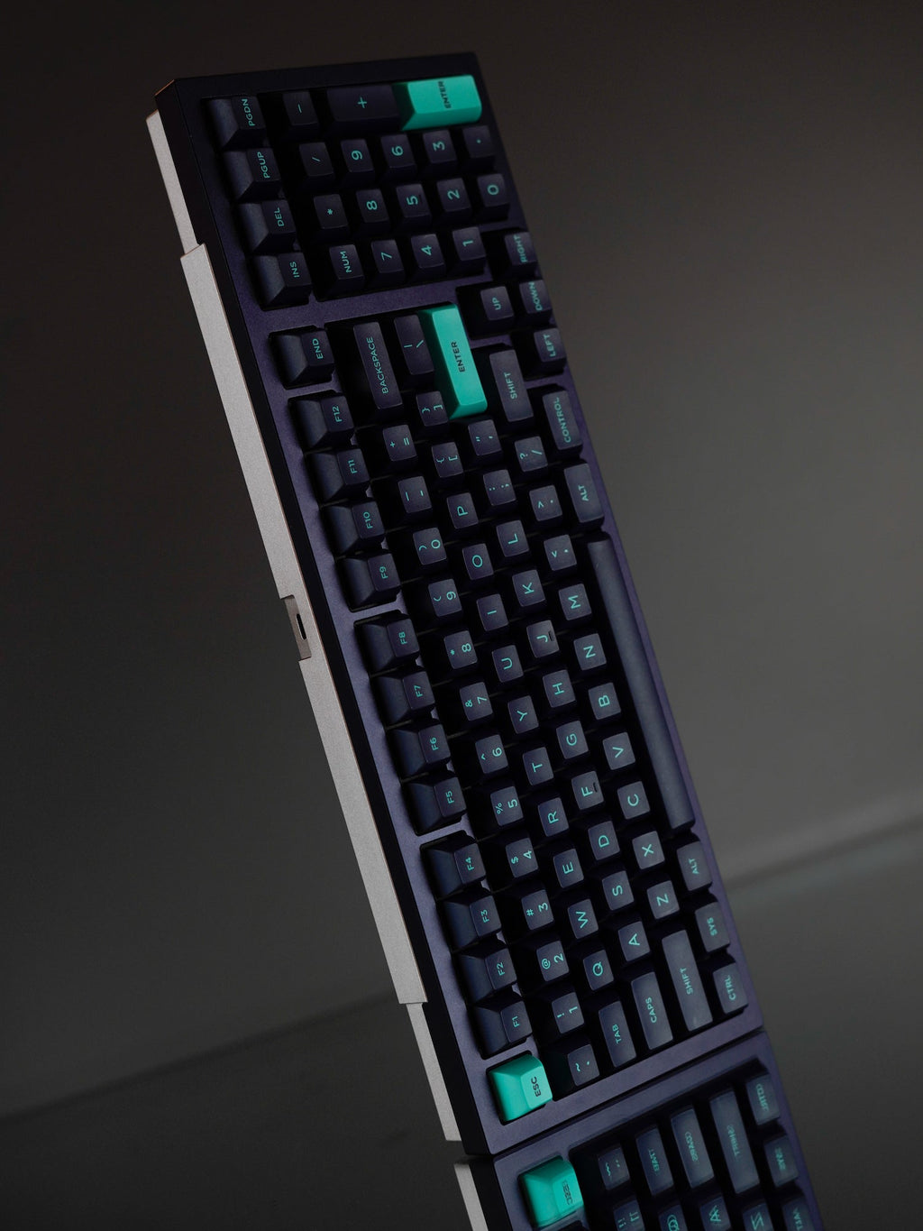 Brutal V2 1800 Keyboard